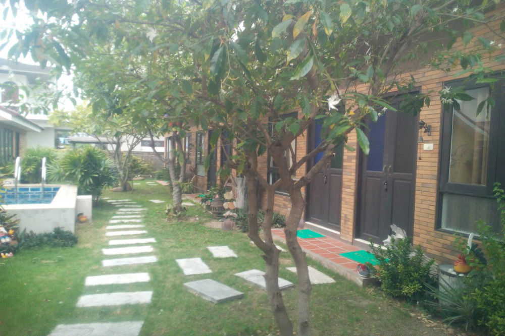 Hotel Happy House 51 HHQ Exterior foto